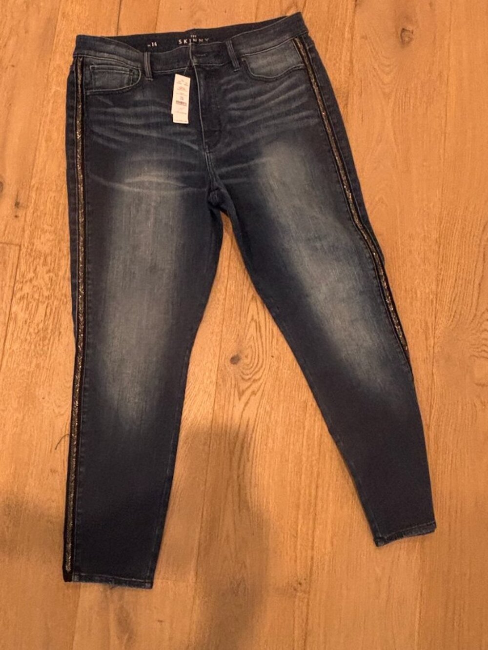 WHITE HOUSE BLACK MARKET NWT SKINNY JEANS MEDIUM WASH SPARKLE SIDE STRIPE